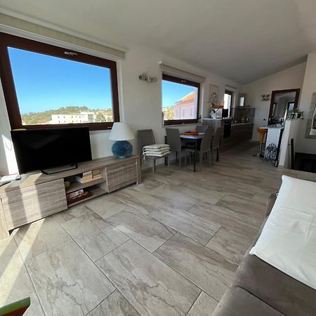 B&B Florian San Teodoro  Luaran gambar