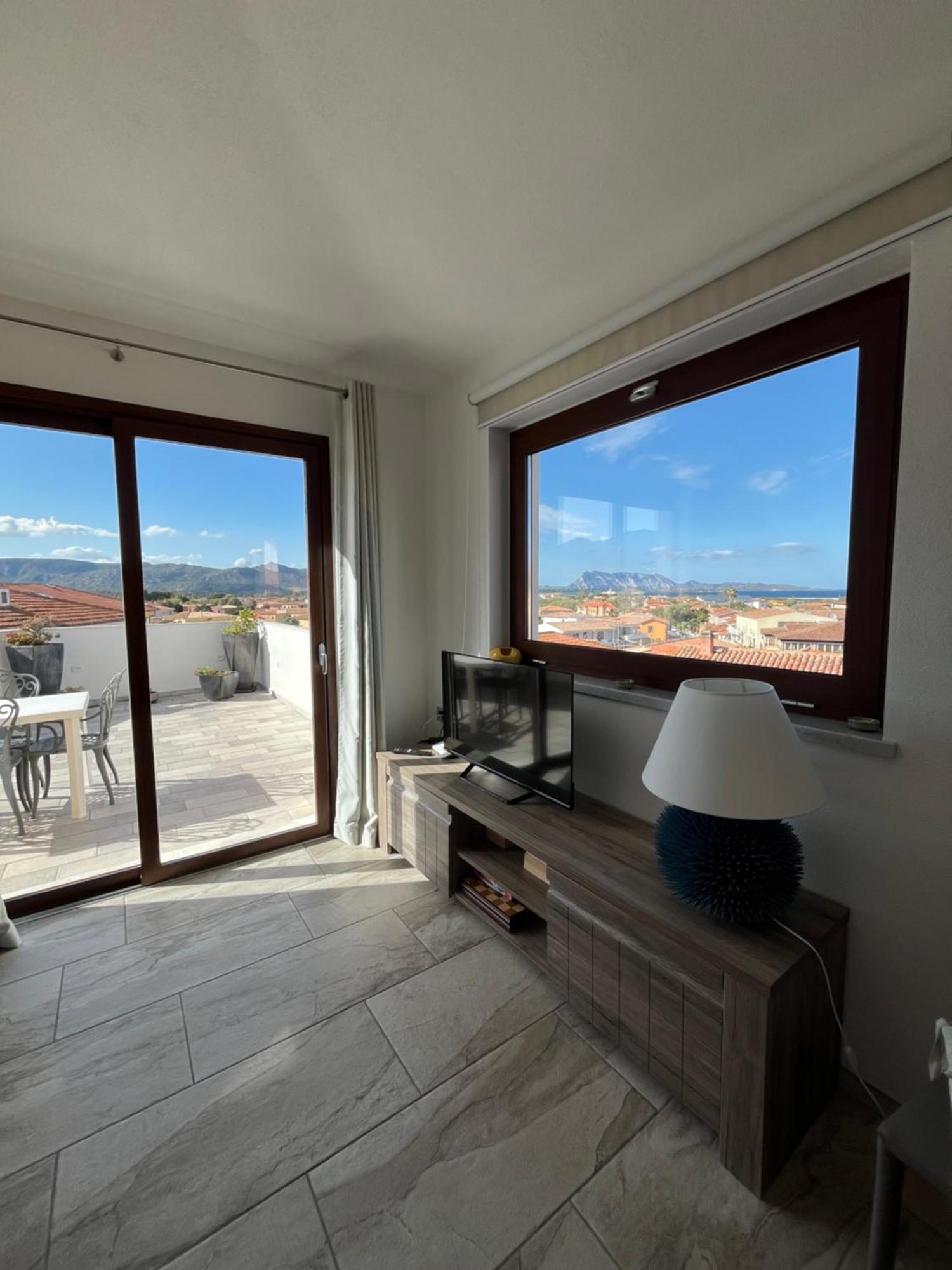 B&B Florian San Teodoro  Luaran gambar