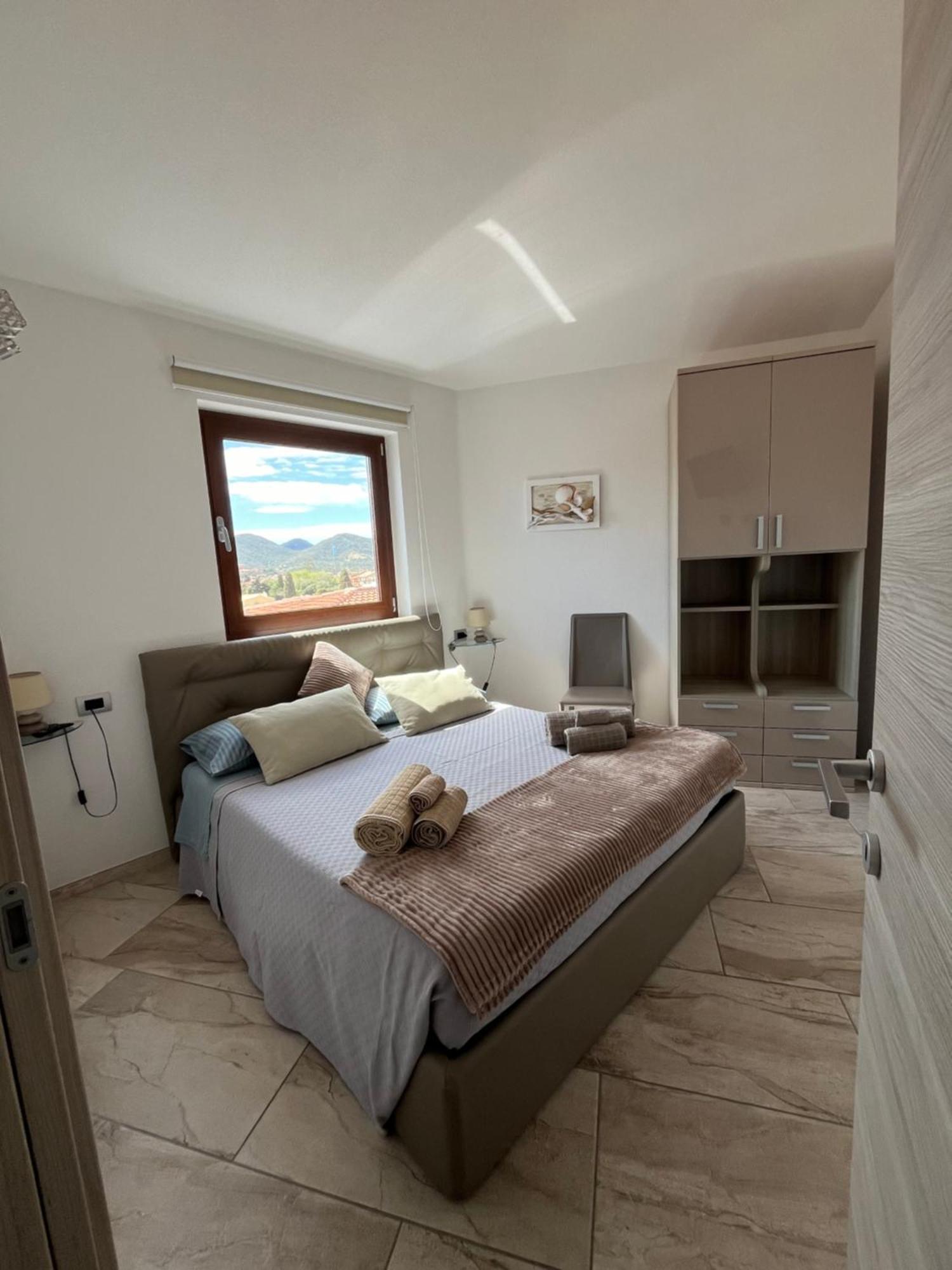 B&B Florian San Teodoro  Luaran gambar