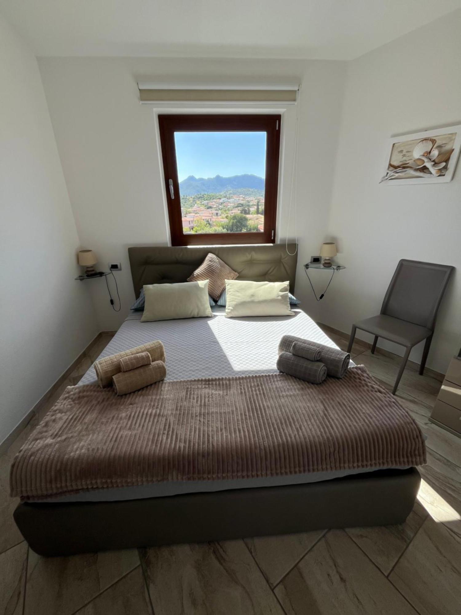 B&B Florian San Teodoro  Luaran gambar