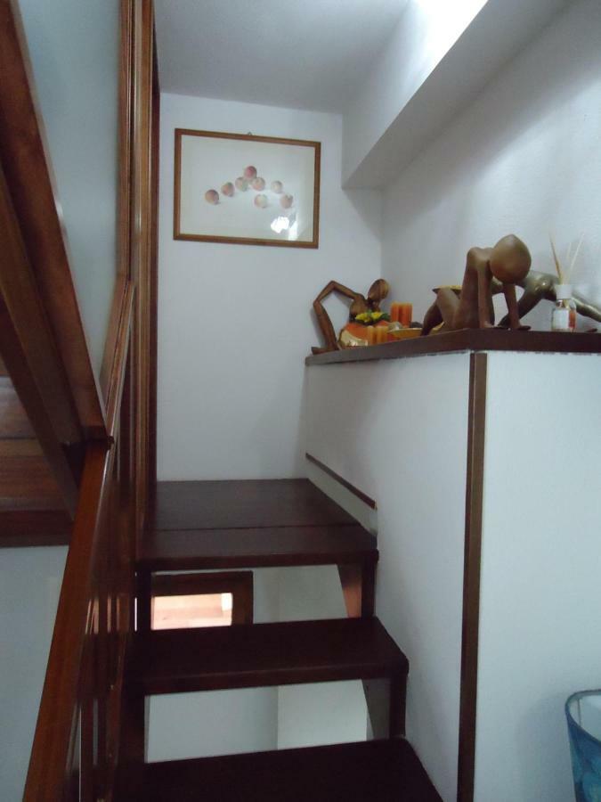 B&B Florian San Teodoro  Luaran gambar