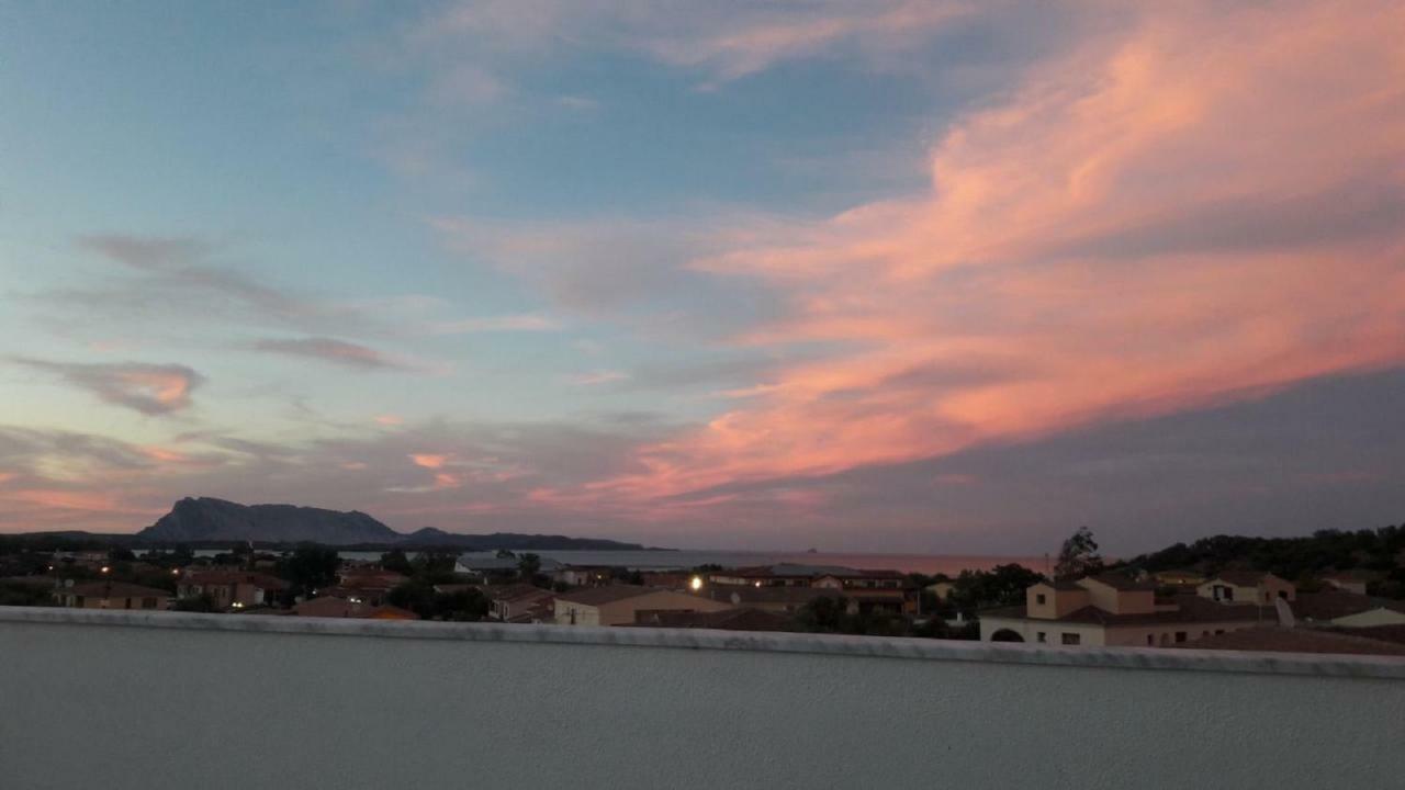 B&B Florian San Teodoro  Luaran gambar