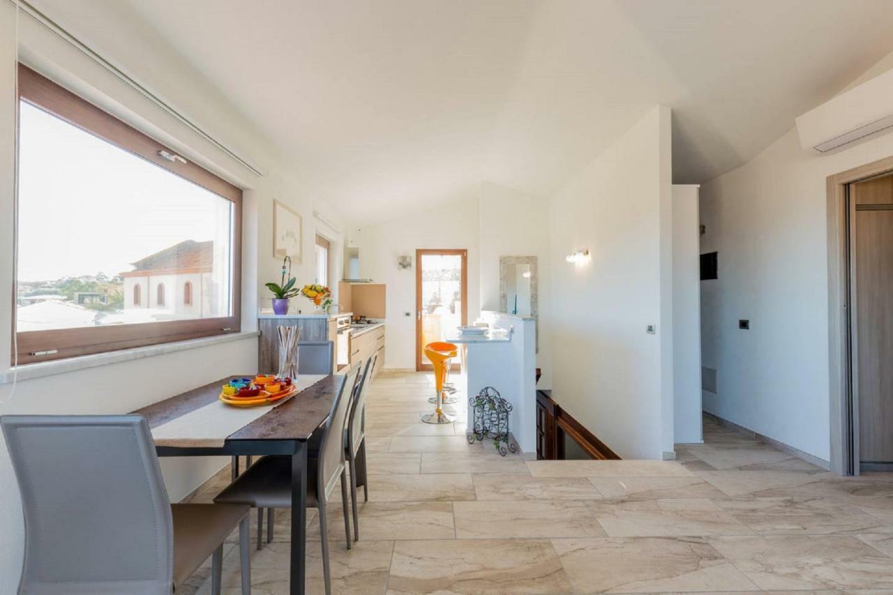 B&B Florian San Teodoro  Luaran gambar